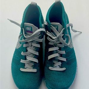NIKE FREE FLYKNIT CHUKKA SHOES SIZE 9.5W/8M TEAL